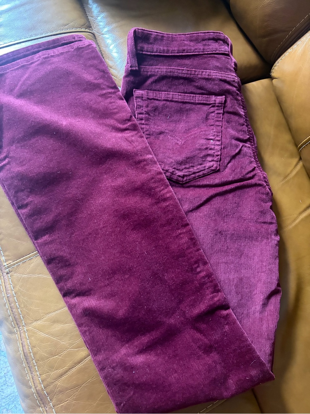 Levi's 725 High Rise Women's Corduroy Jeans - Picture 3 of 4